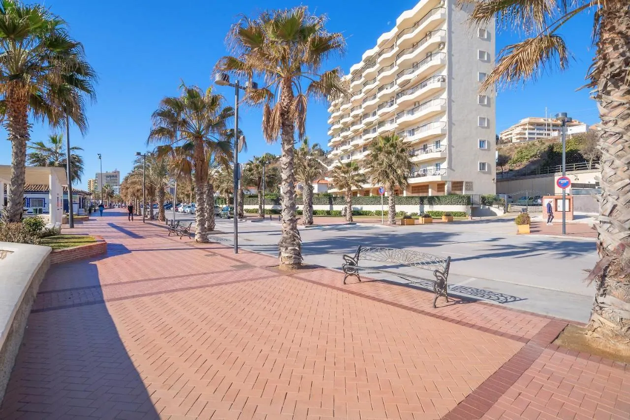 Beachfront Apartment With Sea View 푸엔히롤라 0*,  스페인